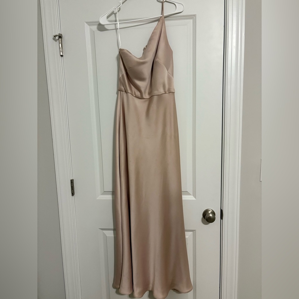 Elegant One-Shoulder Satin Gown
